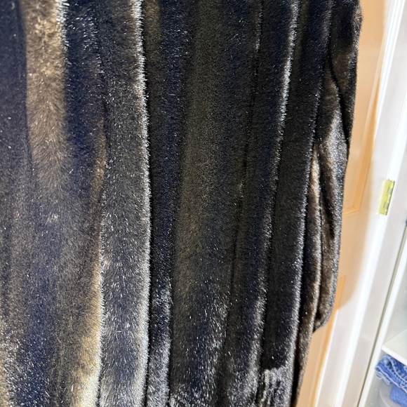 Vintage 80s Style VI Dark Brown Faux Fur Long Coat Fits M-S - Picture 5 of 7